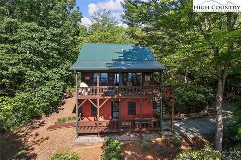 141 Wolf Den Ln, Blowing Rock, NC 28605