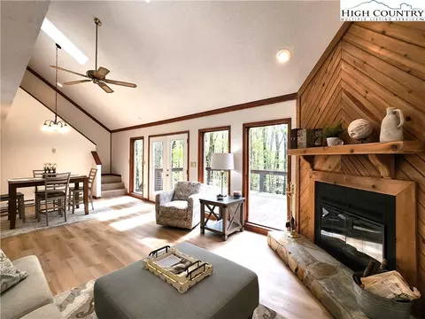207 Tamarack Rd, Beech Mountain, NC 28604