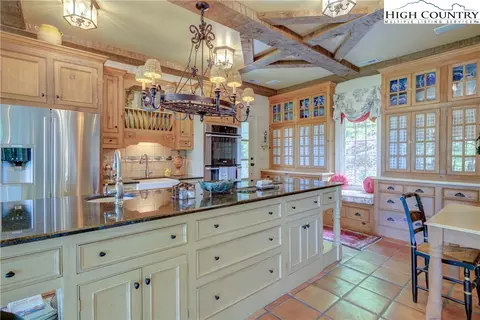 372 Longview Cir, Roaring Gap, NC 28668 photo 20