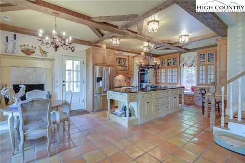 372 Longview Cir, Roaring Gap, NC 28668 photo 18
