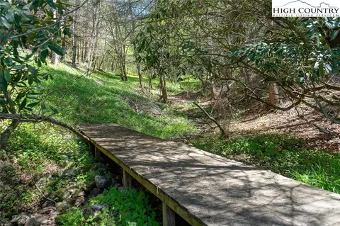814 Roundabout Rd, Creston, NC 28615 photo 9