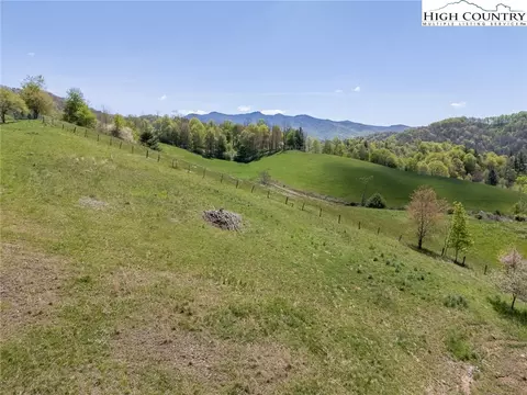 814 Roundabout Rd, Creston, NC 28615 photo 3