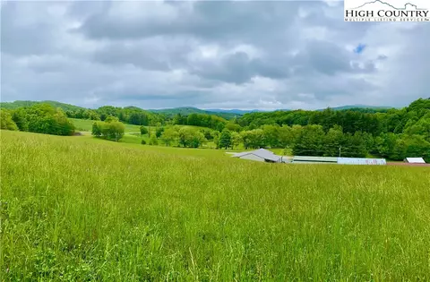 218 Wade Lookabill Dr, Boone, NC 28607