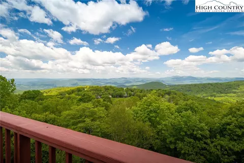 136 Village Rd, Beech Mountain, NC 28604 photo 4