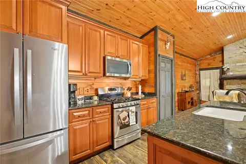 893 Buckeye Ridge Rd, Beech Mountain, NC 28604 photo 12