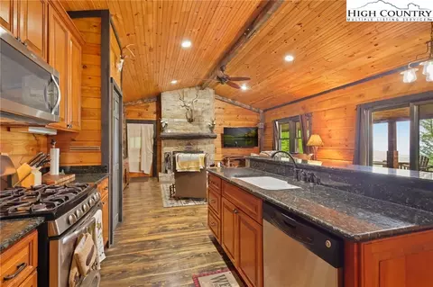 893 Buckeye Ridge Rd, Beech Mountain, NC 28604 photo 13