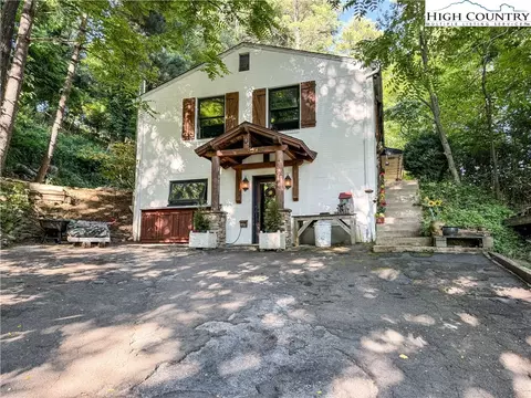 214 Blanwood Dr, Boone, NC 28607