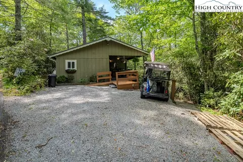 138 Park Loop, Newland, NC 28657 photo 2