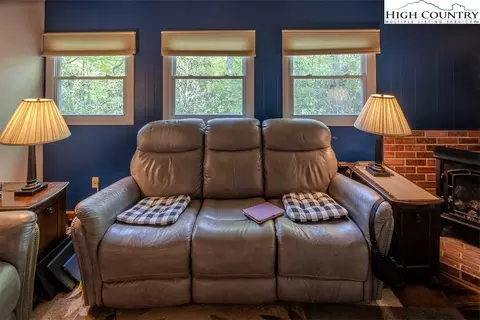 138 Park Loop, Newland, NC 28657 photo 9