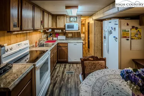 138 Park Loop, Newland, NC 28657 photo 13