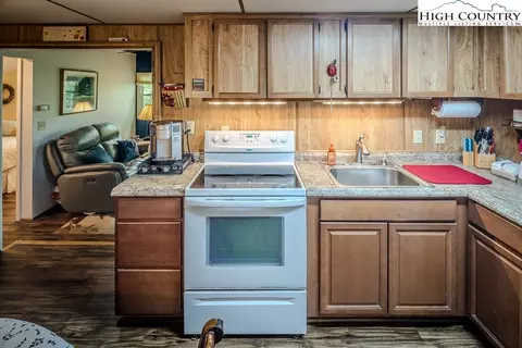 138 Park Loop, Newland, NC 28657 photo 15