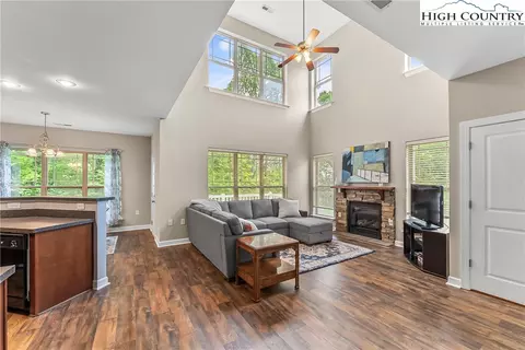 260 Azor Ct #5B, Boone, NC 28607