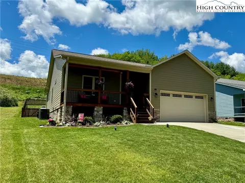 300 W Evergreen St, West Jefferson, NC 28694