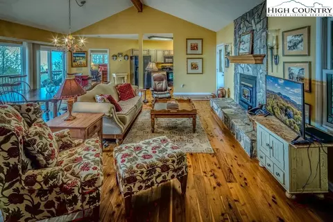 194 Tangle Ln, Seven Devils, NC 28604 photo 6