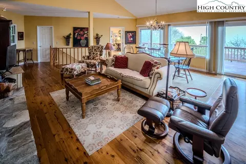 194 Tangle Ln, Seven Devils, NC 28604 photo 3
