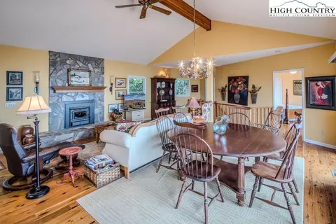 194 Tangle Ln, Seven Devils, NC 28604 photo 8