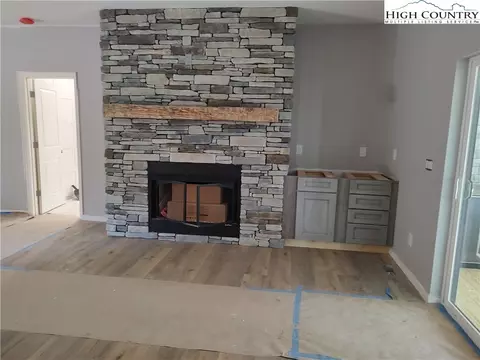 107 Greenbriar Rd, Beech Mountain, NC 28604 photo 4