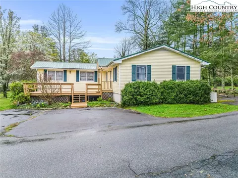 129 Lecka Ln, Banner Elk, NC 28604