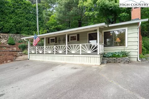 206 Green St, Blowing Rock, NC 28605