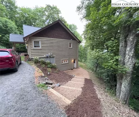 Exterior - 2472 Junaluska Rd, Boone, NC 28607 photo 3 of 8