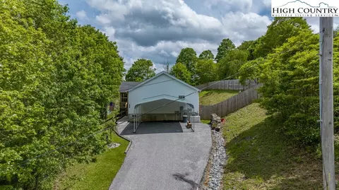521 Old Vale Rd, Newland, NC 28657