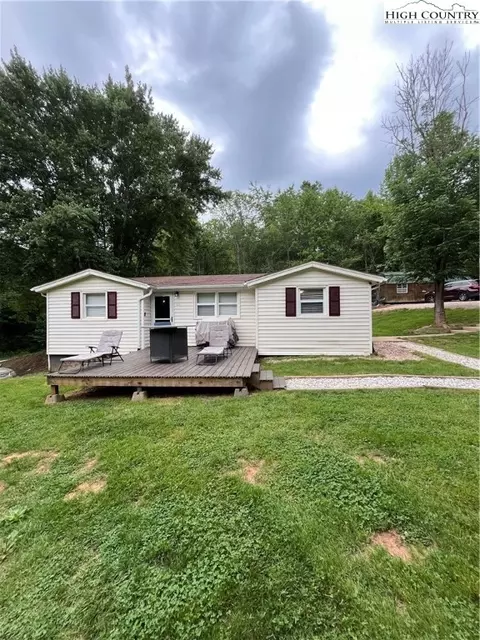 1523 NW Hedden Pl, Lenoir, NC 28645