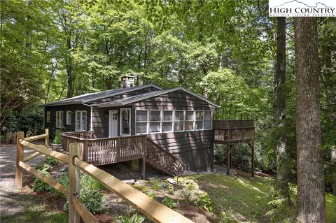 329 Wonderland Trl, Blowing Rock, NC 28605