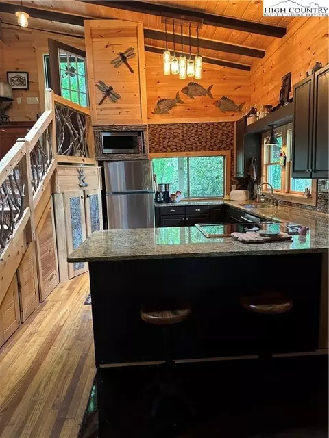 276 Topside Dr, Boone, NC 28607 photo 8