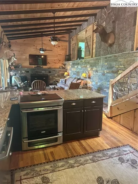 276 Topside Dr, Boone, NC 28607 photo 6