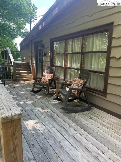 276 Topside Dr, Boone, NC 28607 photo 2