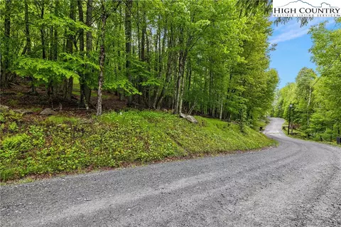 131 Chestnut Way, Beech Mountain, NC 28604