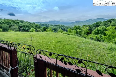 317 Penny Ln #1B, Banner Elk, NC 28604
