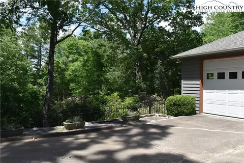 44 Pine Tree Dr, Roaring Gap, NC 28668 photo 3