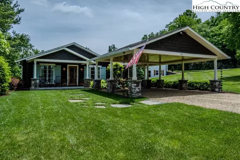 453 Chestnut Dr, Blowing Rock, NC 28605
