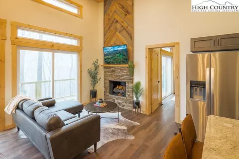 232 Wild Daisy Ln, Beech Mountain, NC 28604 photo 4
