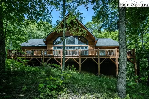 125 Hunters Ridge Pl, Banner Elk, NC 28604