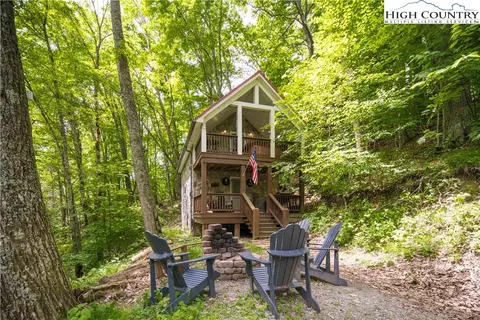 127 Gilliam Rd, Banner Elk, NC 28604