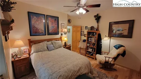 631 Queen St, Boone, NC 28607 photo 8