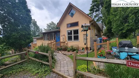 631 Queen St, Boone, NC 28607