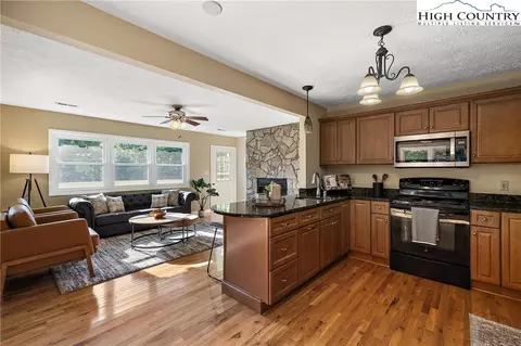 1816 Ray Brown Rd, Boone, NC 28607