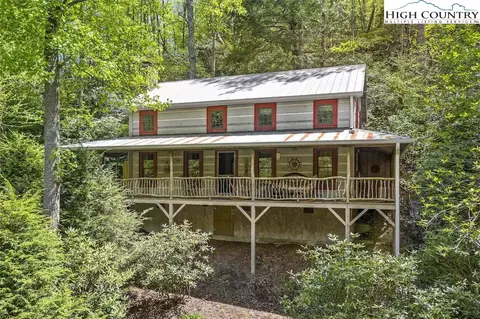 396 Cliffwood Dr, Banner Elk, NC 28604