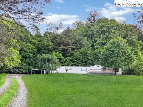 369 Arvil Greer Rd, Vilas, NC 28692 photo 2