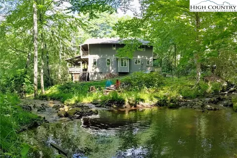 146 Mossy Creek Ln, Sugar Mountain, NC 28604
