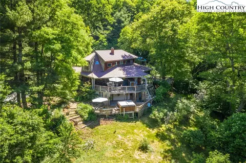 745 Grassy Creek Ln, Boone, NC 28607
