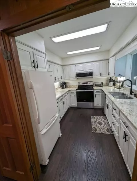 143 Ash, Boone, NC 28607 photo 41