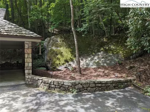 143 Ash, Boone, NC 28607 photo 3