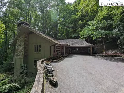 143 Ash, Boone, NC 28607 photo 2