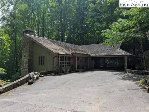 143 Ash, Boone, NC 28607 photo 4