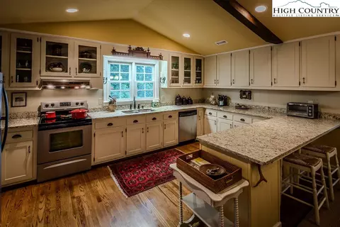 128 Red Rhododendron Rd, Boone, NC 28607 photo 11