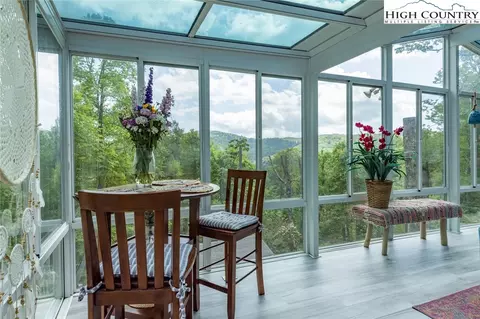509 Leon Coffey Rd, Blowing Rock, NC 28605